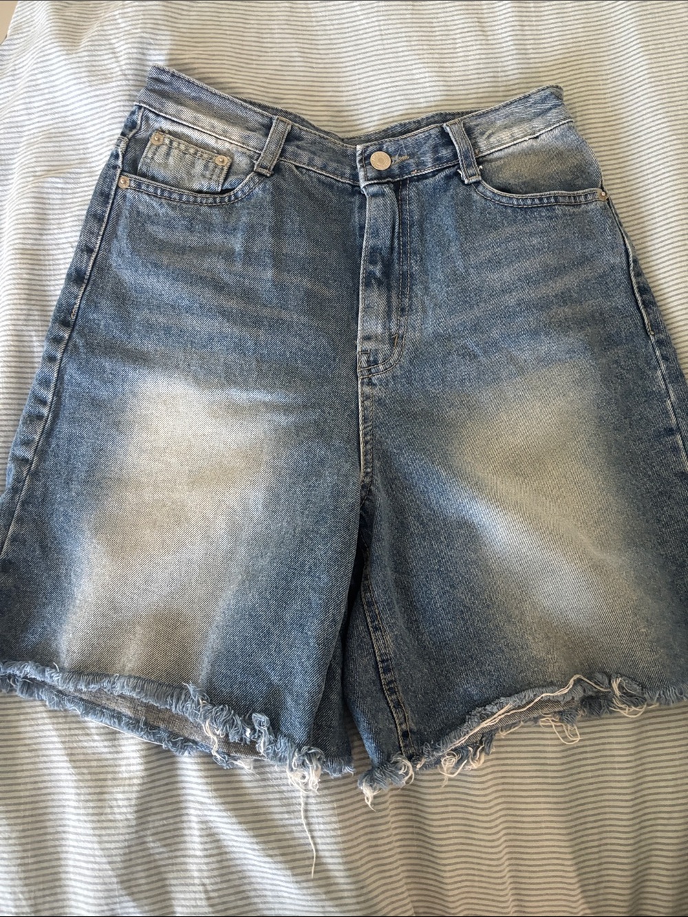 Jorts Baggy Medium Wash Denim Size 27